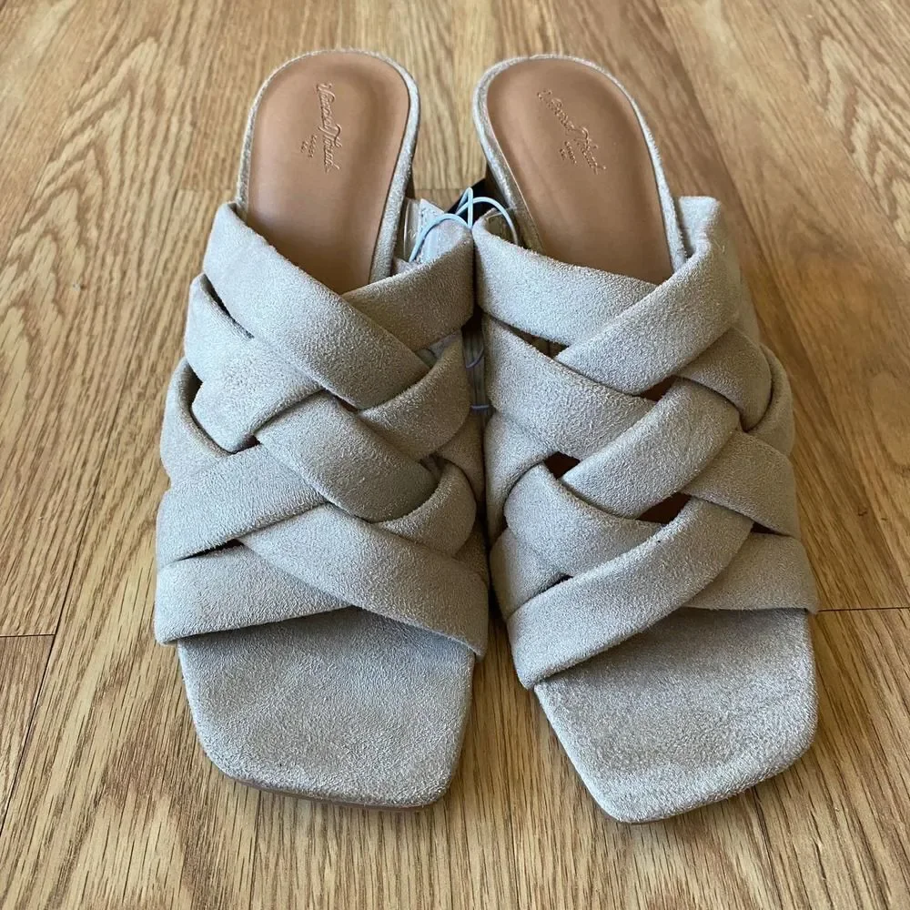 Universal Thread Andy Mule Heels Tan 9 - Picture 2 of 7